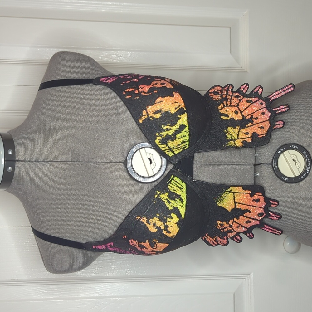 Sculptured sunset butterfly top